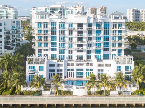 3030 NE 188th St 309, Aventura FL 33180