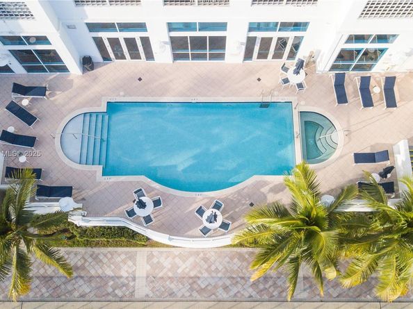 3030 NE 188th St 309, Aventura FL 33180