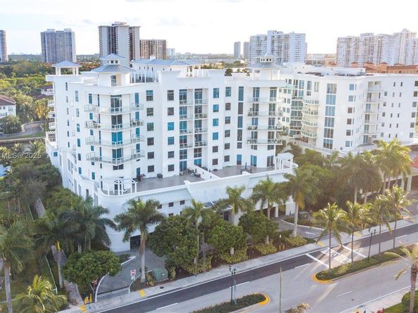 3030 NE 188th St 309, Aventura FL 33180