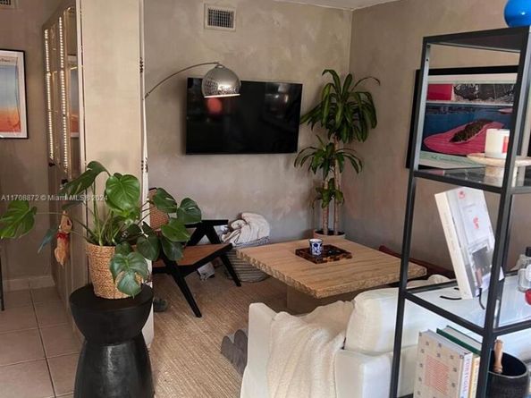 360 Meridian Ave 4C, Miami Beach FL 33139