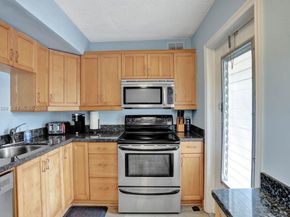 2651 S Course Dr 203, Pompano Beach FL 33069