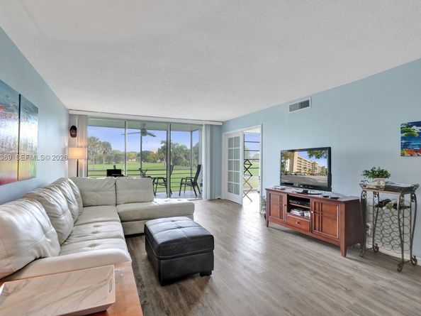 2651 S Course Dr 203, Pompano Beach FL 33069