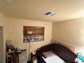 1121 NW 43rd St, Oakland Park FL 33309