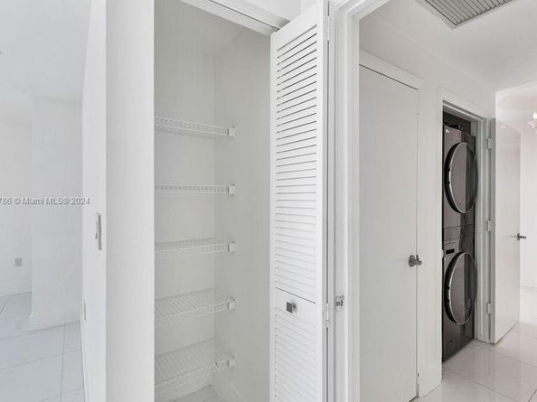 253 NE 2nd St 4608, Miami FL 33132