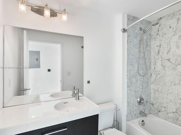 253 NE 2nd St 4608, Miami FL 33132