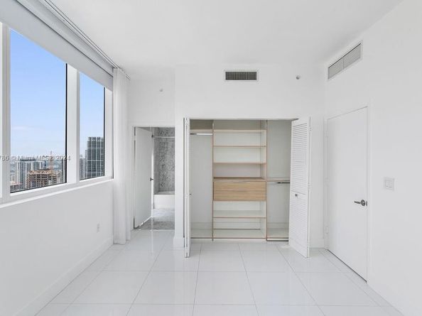 253 NE 2nd St 4608, Miami FL 33132