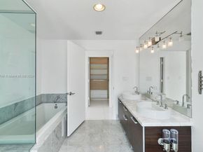 253 NE 2nd St 4608, Miami FL 33132