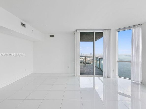 253 NE 2nd St 4608, Miami FL 33132