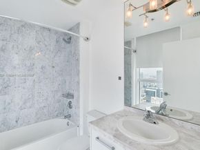 253 NE 2nd St 4608, Miami FL 33132
