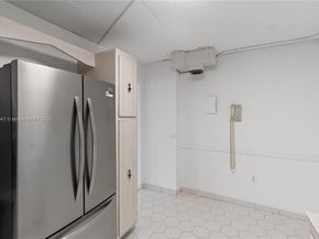 2780 NE 183rd St 1204, Aventura FL 33160