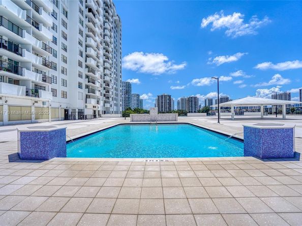 2780 NE 183rd St 1204, Aventura FL 33160