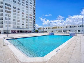 2780 NE 183rd St 1204, Aventura FL 33160