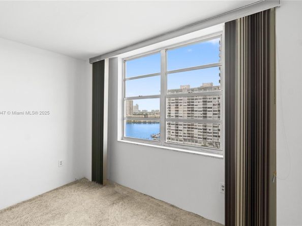 2780 NE 183rd St 1204, Aventura FL 33160