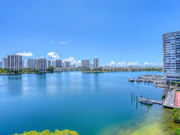 2780 NE 183rd St 1204, Aventura FL 33160