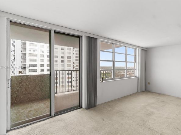 2780 NE 183rd St 1204, Aventura FL 33160