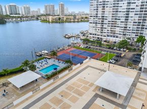 2780 NE 183rd St 1204, Aventura FL 33160