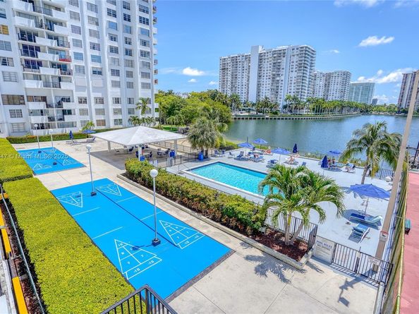 2780 NE 183rd St 1204, Aventura FL 33160