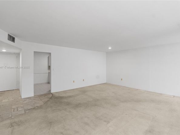 2780 NE 183rd St 1204, Aventura FL 33160