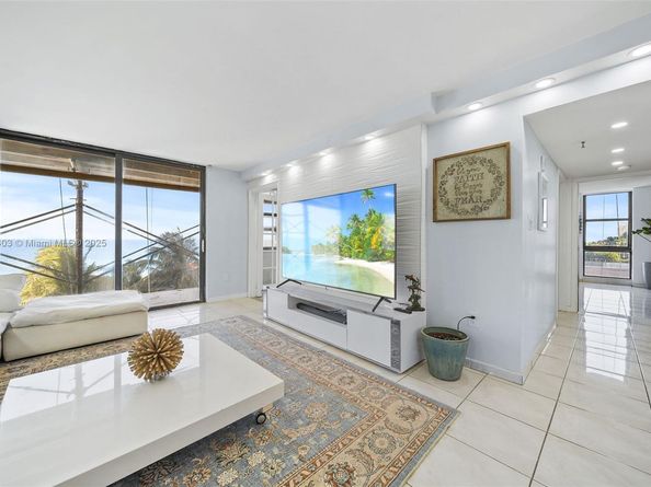 6061 Collins Ave 5F, Miami Beach FL 33140