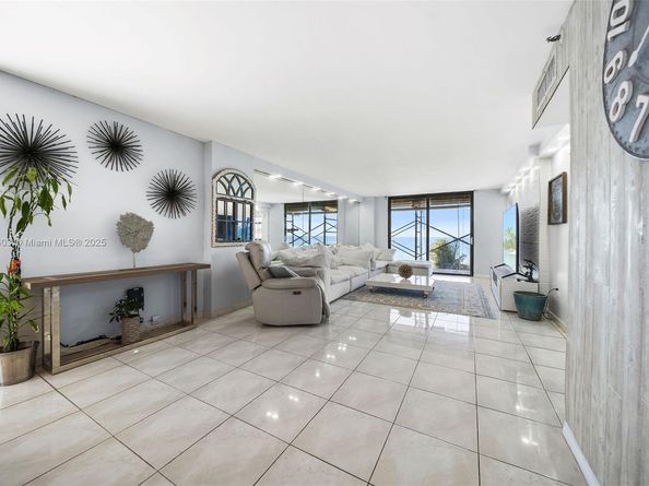 6061 Collins Ave 5F, Miami Beach FL 33140