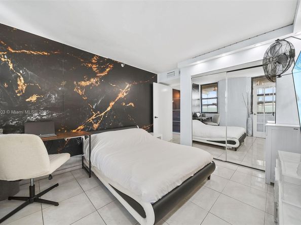 6061 Collins Ave 5F, Miami Beach FL 33140