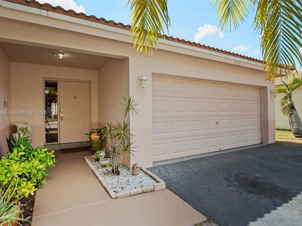 12556 NW 10th Pl, Sunrise FL 33323