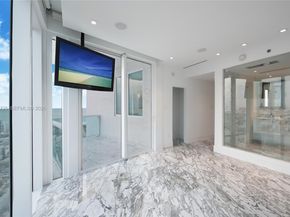 1000 S Pointe Dr PH2804, Miami Beach FL 33139