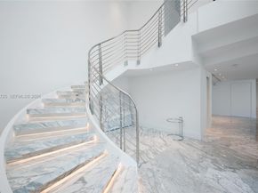 1000 S Pointe Dr PH2804, Miami Beach FL 33139