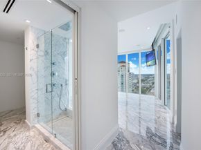 1000 S Pointe Dr PH2804, Miami Beach FL 33139