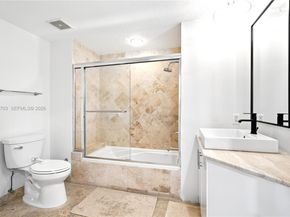 10 Venetian Way 604, Miami Beach FL 33139