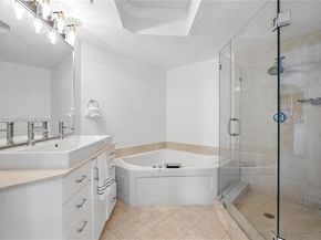 10 Venetian Way 604, Miami Beach FL 33139