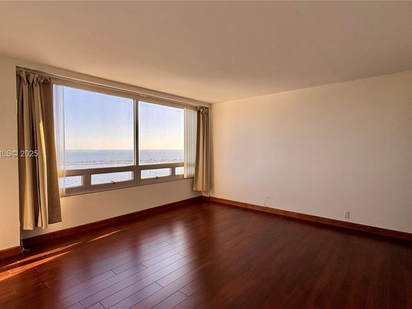 1541 Brickell Ave C2705, Miami FL 33129