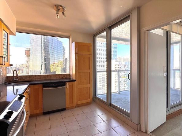 1541 Brickell Ave C2705, Miami FL 33129