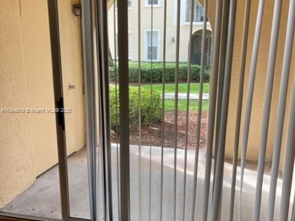 2494 Centergate Dr 102, Miramar FL 33025