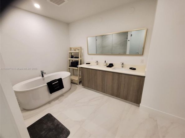 17550 Collins Ave 1403, Sunny Isles Beach FL 33160
