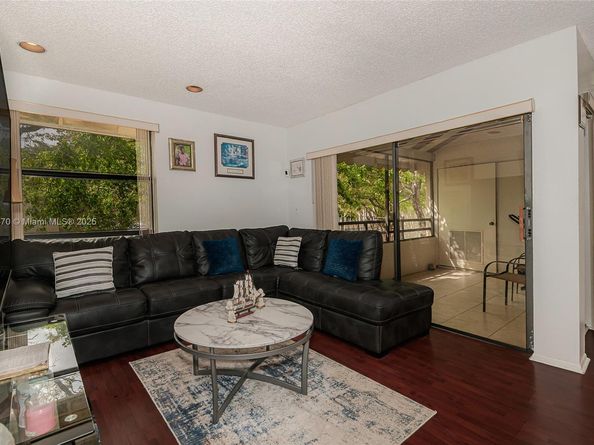 20015 NE 3rd Ct 6, Miami FL 33179