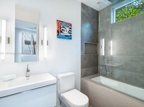 335 W 46th St, Miami Beach FL 33140