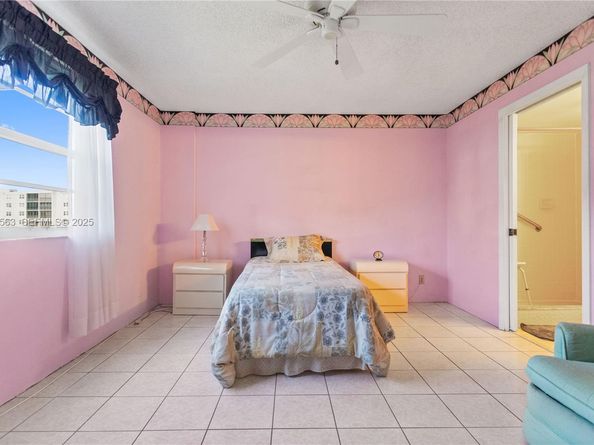 190 SE 5th Ave 202, Dania Beach FL 33004