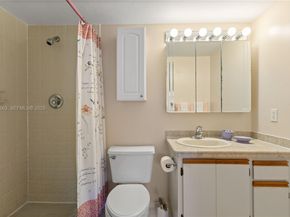 190 SE 5th Ave 202, Dania Beach FL 33004