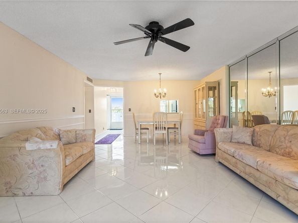 190 SE 5th Ave 202, Dania Beach FL 33004