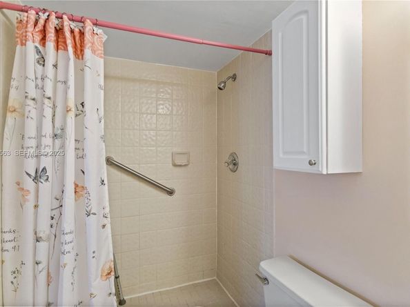 190 SE 5th Ave 202, Dania Beach FL 33004