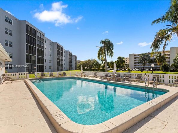 190 SE 5th Ave 202, Dania Beach FL 33004