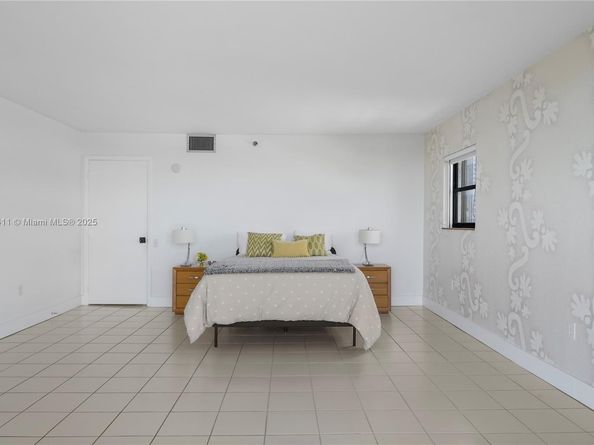 2575 S Bayshore Dr 10B, Miami FL 33133