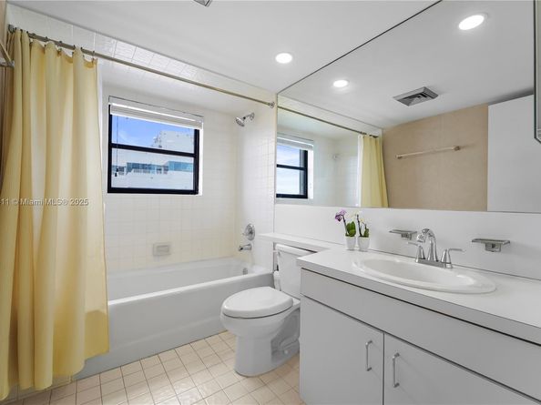 2575 S Bayshore Dr 10B, Miami FL 33133