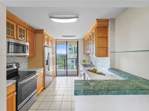 2575 S Bayshore Dr 10B, Miami FL 33133