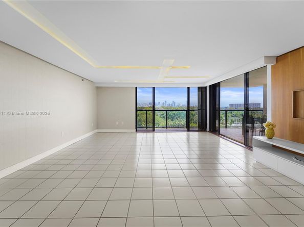 2575 S Bayshore Dr 10B, Miami FL 33133