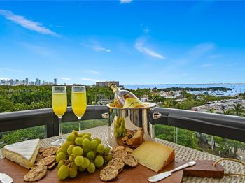 2575 S Bayshore Dr