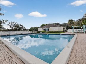 3300 W Rolling Hills Cir 302, Davie FL 33328