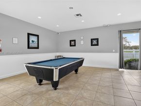 3300 W Rolling Hills Cir 302, Davie FL 33328