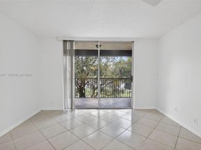 3300 W Rolling Hills Cir 302, Davie FL 33328